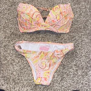 Victoria’s Secret bikini
